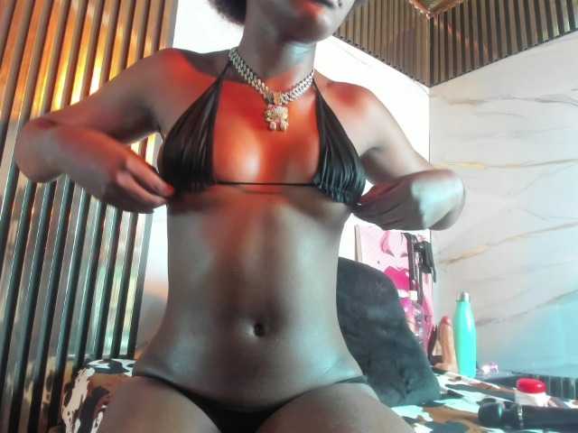 Ashazuri live cam on BongaCams