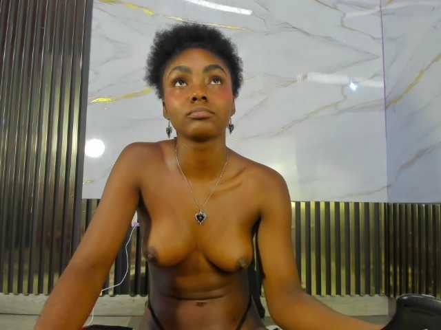 Ashazuri live cam on BongaCams