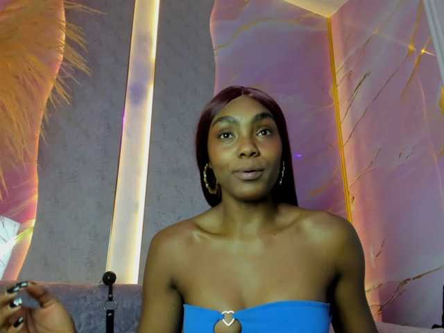 Ashazuri live cam on BongaCams