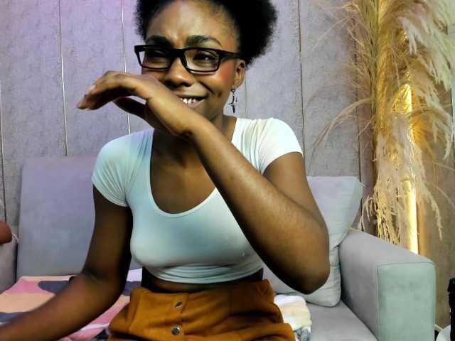 Ashazuri live cam on BongaCams