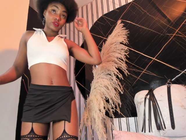Ashazuri live cam on BongaCams