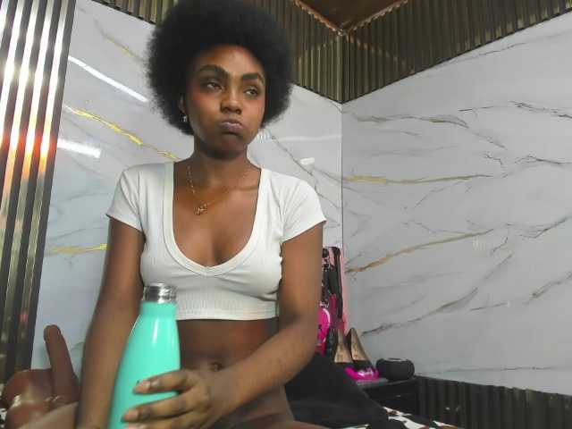 Ashazuri live cam on BongaCams