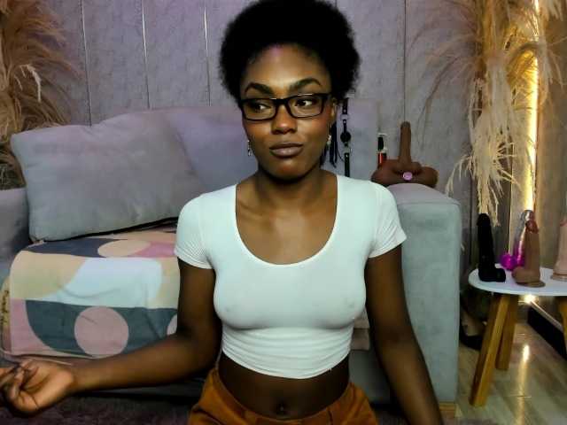 Ashazuri live cam on BongaCams