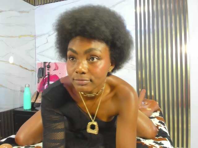 Ashazuri live cam on BongaCams