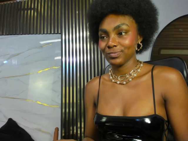 Ashazuri live cam on BongaCams