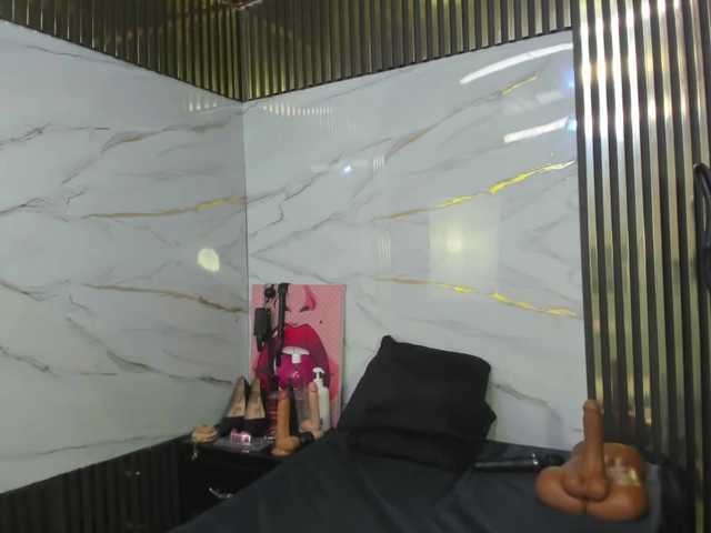 Ashazuri live cam on BongaCams