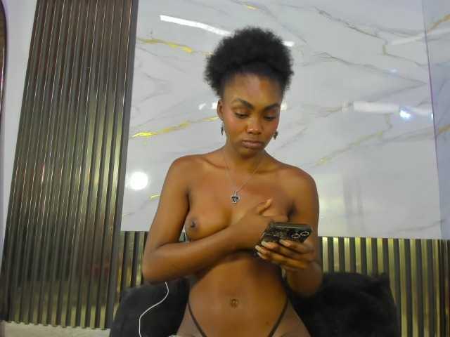 Ashazuri live cam on BongaCams