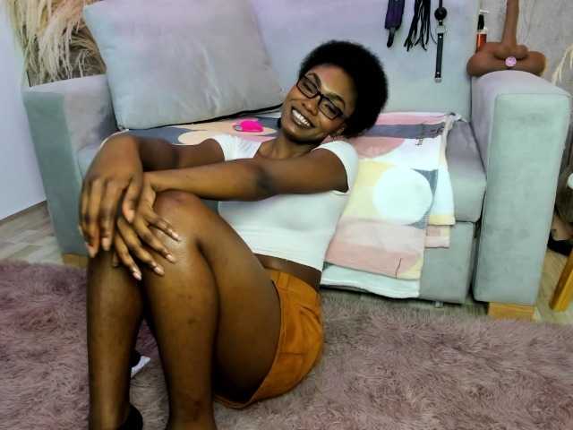 Ashazuri live cam on BongaCams