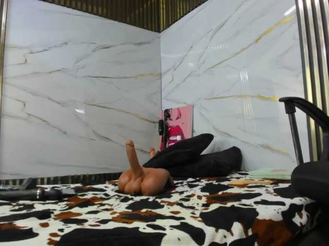 Ashazuri live cam on BongaCams