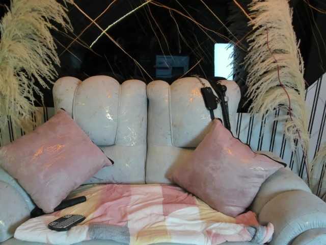 Ashazuri live cam on BongaCams