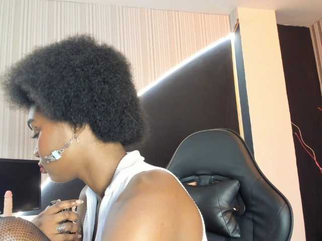 Ashazuri live cam on BongaCams