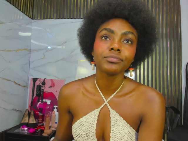 Ashazuri live cam on BongaCams