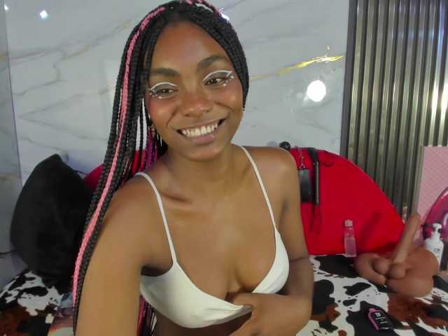 Ashazuri live cam on BongaCams
