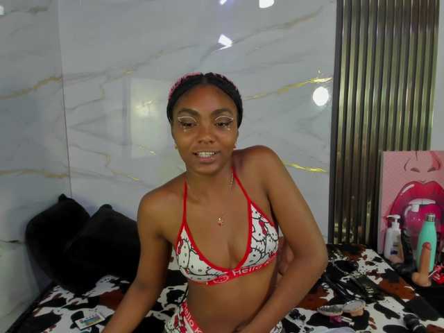 Ashazuri live cam on BongaCams
