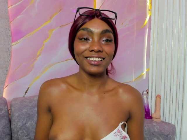 Ashazuri live cam on BongaCams