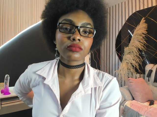 Ashazuri live cam on BongaCams