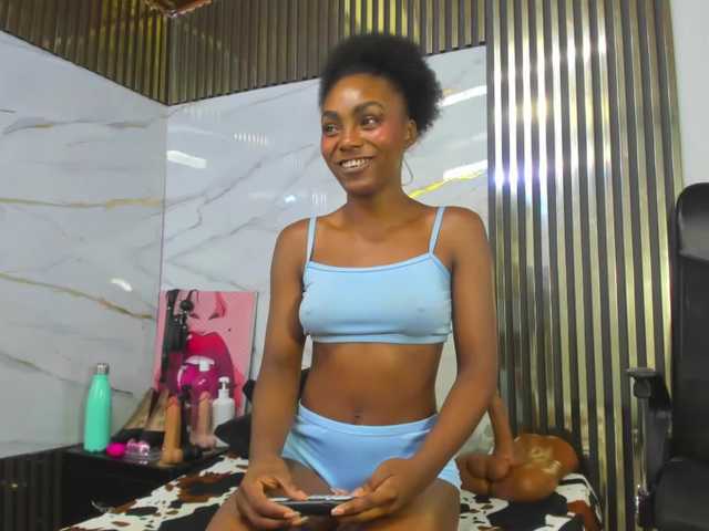 Ashazuri live webcam show
