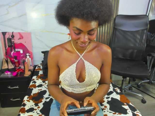 Ashazuri live cam on BongaCams