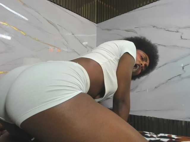 Ashazuri live cam on BongaCams
