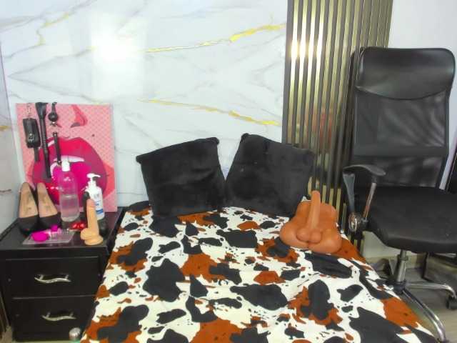 Ashazuri live cam on BongaCams