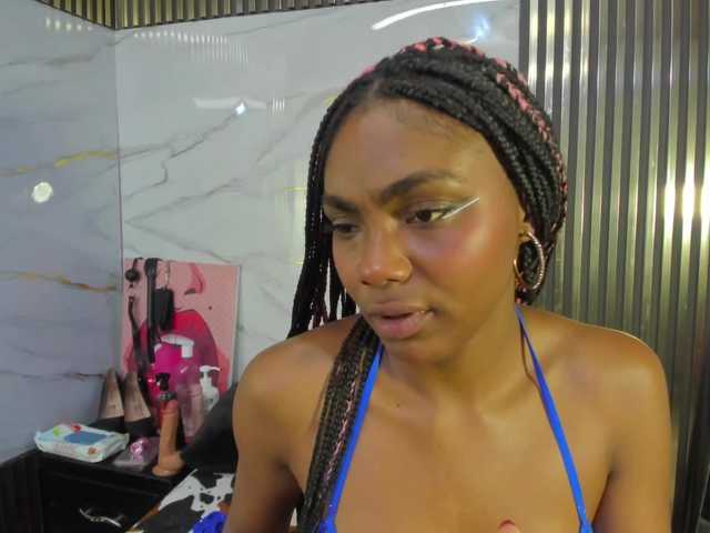 Ashazuri live cam on BongaCams