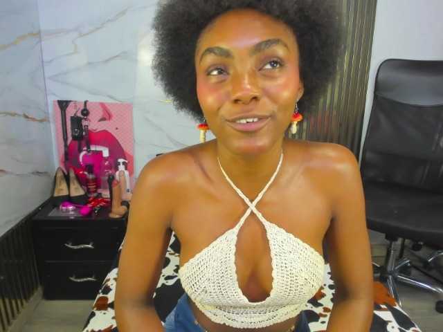 Ashazuri live cam on BongaCams