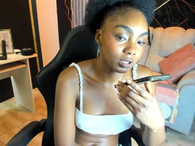 Ashazuri live cam on BongaCams