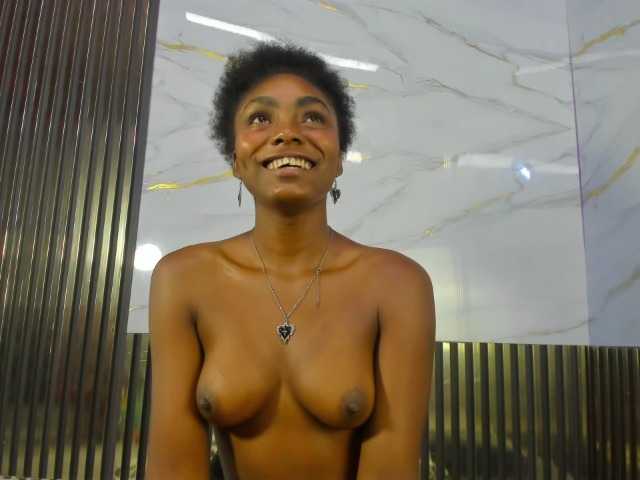 Ashazuri live cam on BongaCams