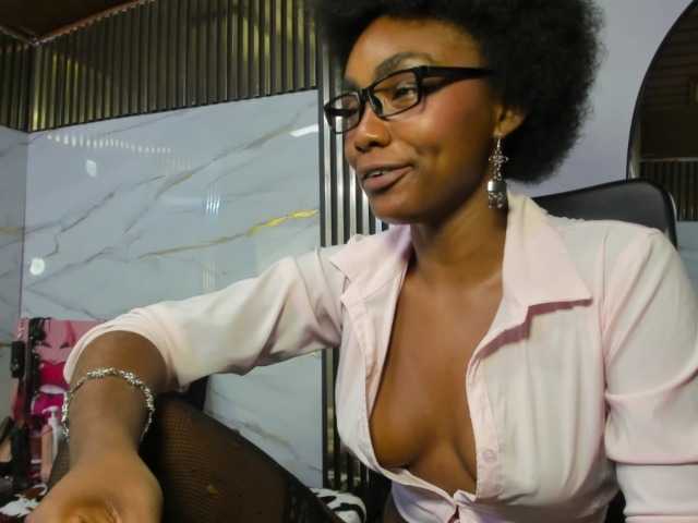 Ashazuri live cam on BongaCams
