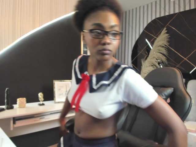 Ashazuri live cam on BongaCams