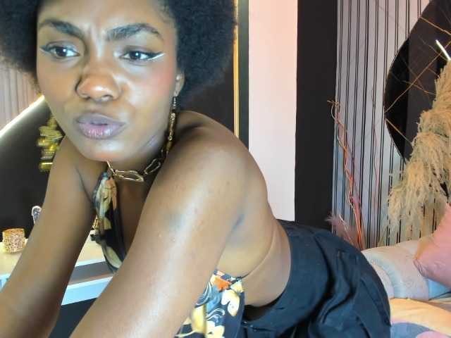 Ashazuri live cam on BongaCams