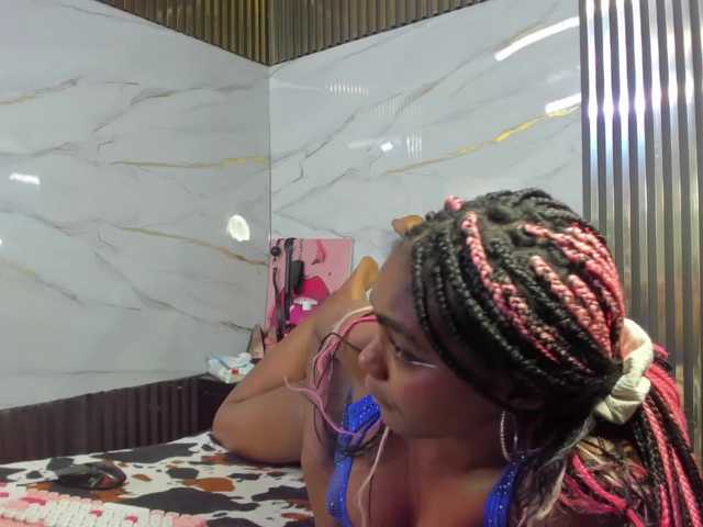 Ashazuri live cam on BongaCams