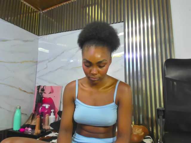 Ashazuri live cam on BongaCams
