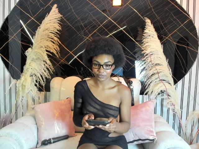 Ashazuri live cam on BongaCams