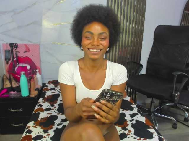 Ashazuri live cam on BongaCams