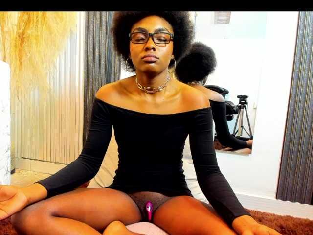 Ashazuri live cam on BongaCams