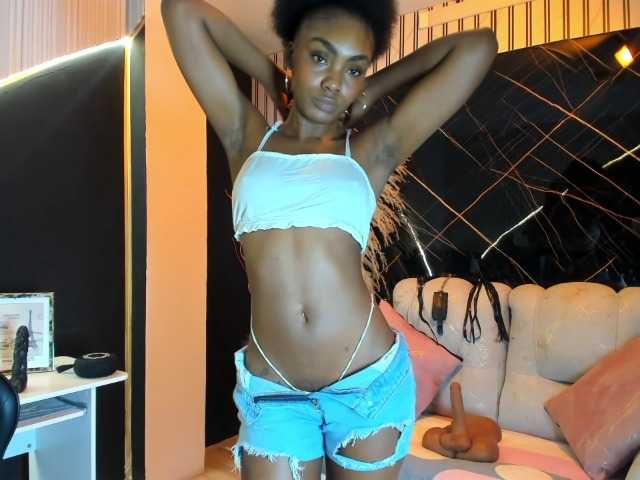 Ashazuri live cam on BongaCams