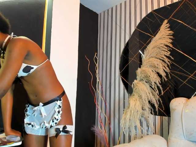 Ashazuri live cam on BongaCams