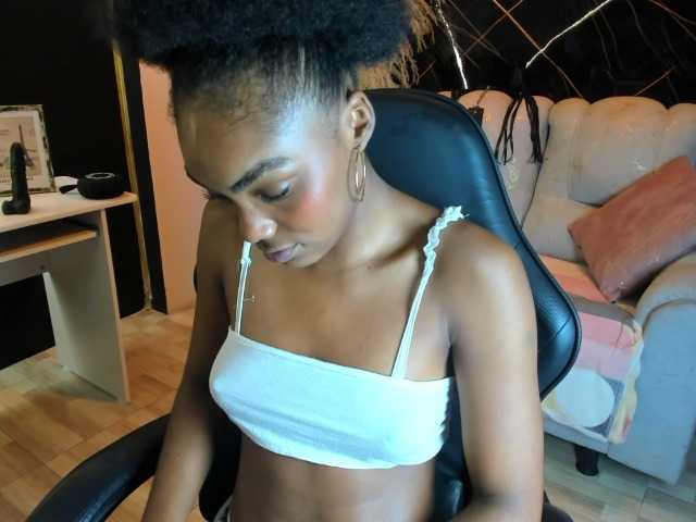 Ashazuri live cam on BongaCams
