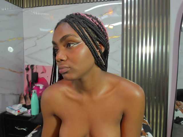 Ashazuri live cam on BongaCams