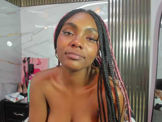 Ashazuri live cam on BongaCams