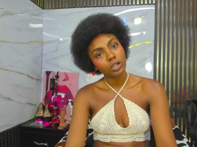 Ashazuri live cam on BongaCams