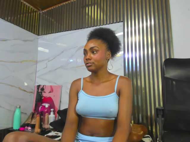 Ashazuri live webcam show