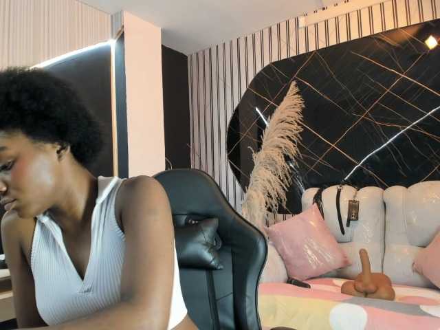 Ashazuri live cam on BongaCams