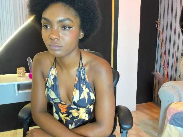Ashazuri live cam on BongaCams