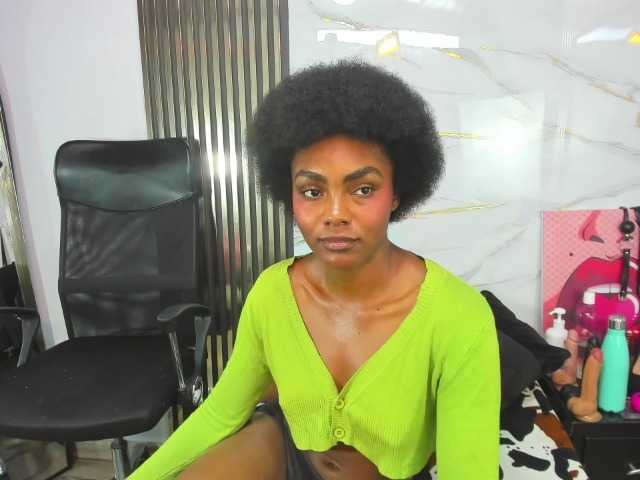 Ashazuri live cam on BongaCams