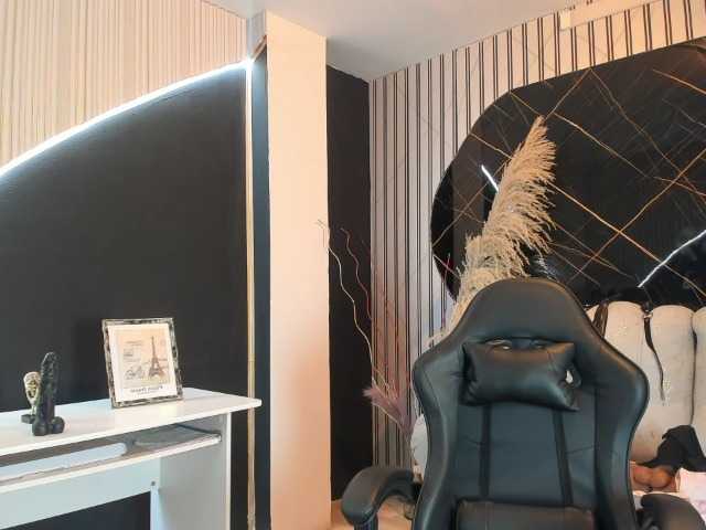Ashazuri live cam on BongaCams