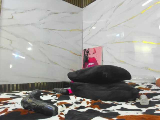 Ashazuri live webcam show