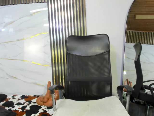 Ashazuri live webcam show