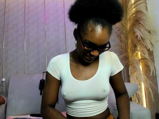 Ashazuri live cam on BongaCams